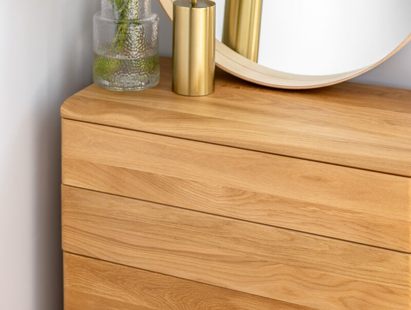 przechowywanie meble z litego drewna